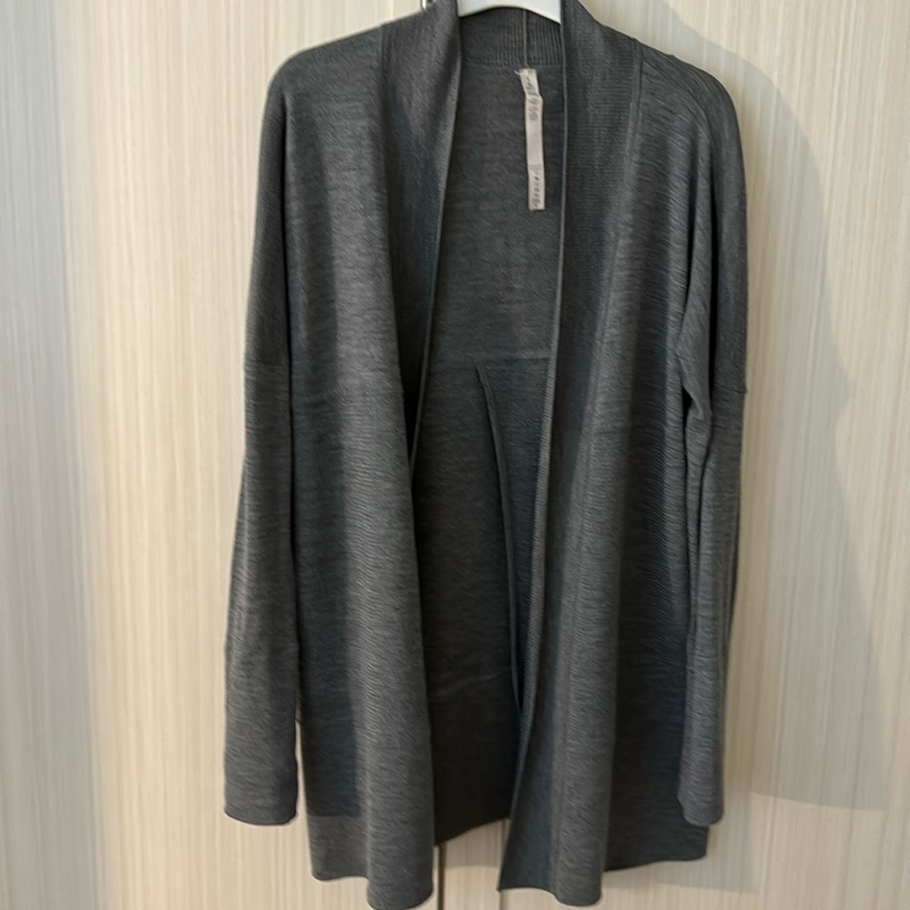 Lululemon Grey Sweater Size 6